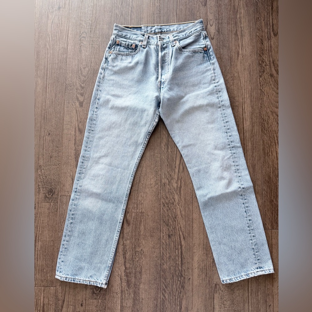 1990’s Women’s Levi’s 501 Button Fly Size 26